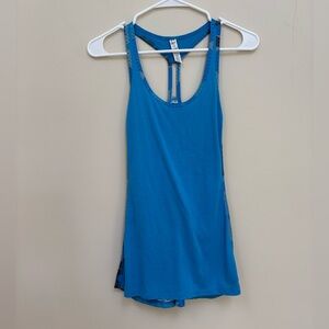 Under Armour Women’s Small Lightweight Blue Athletic Tank Top